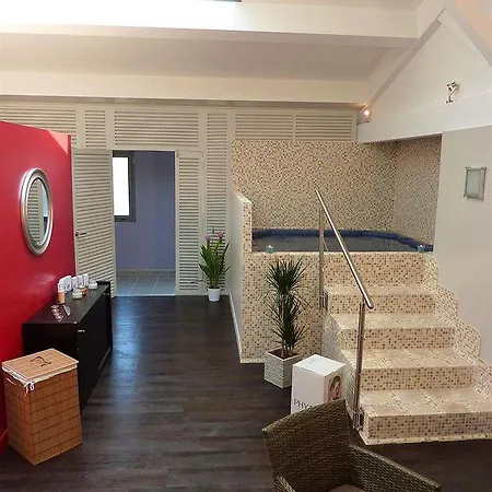 Apart-hotel Pierre & Du Golf De Pont Royal En Provence